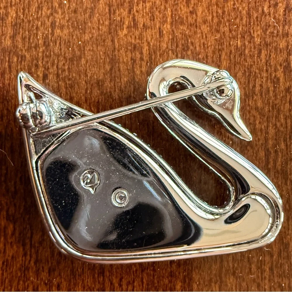 Swarovski Crystal Swan Brooch - Picture 2 of 6